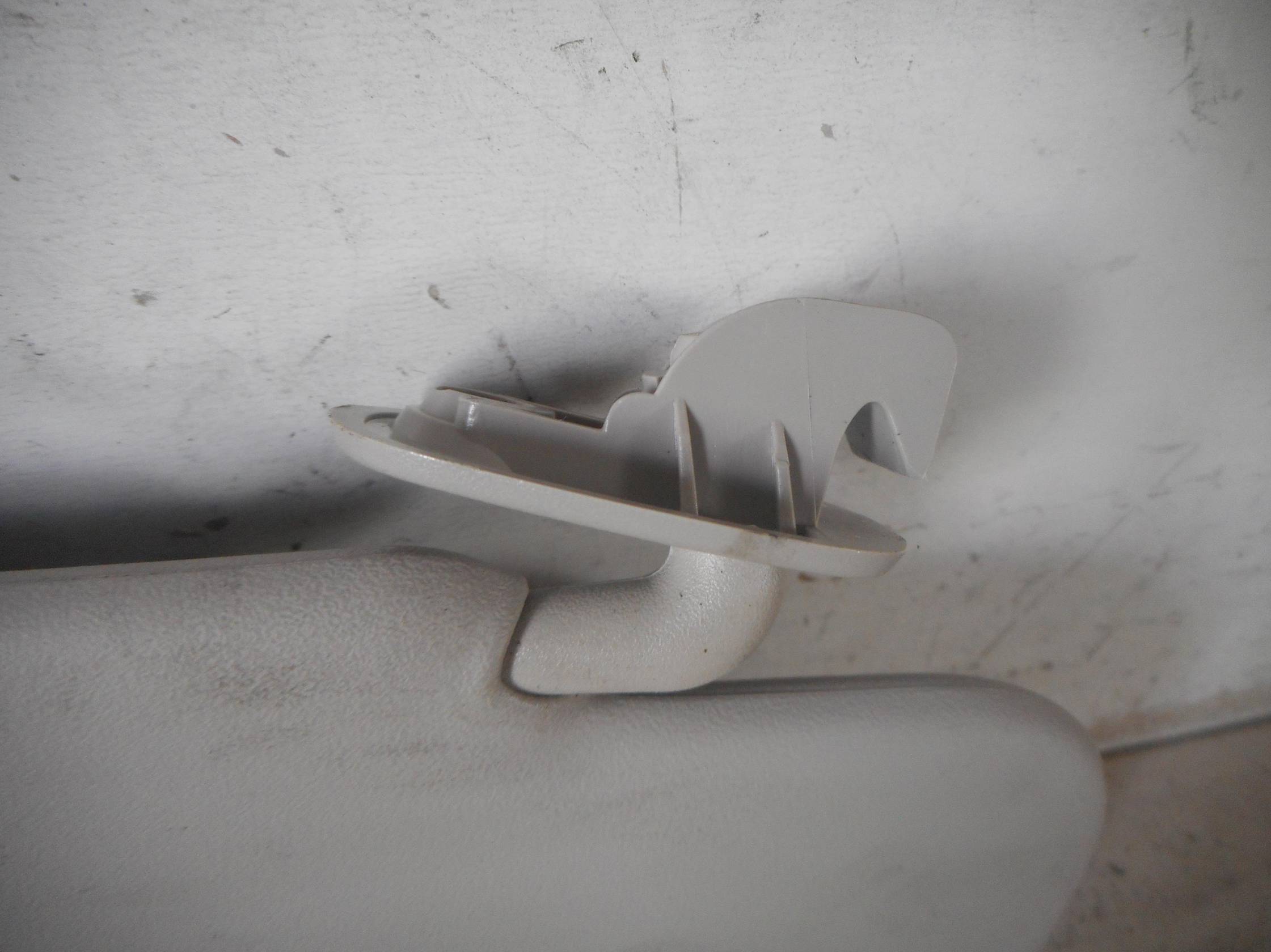 Aletta parasole parabrezza sx.